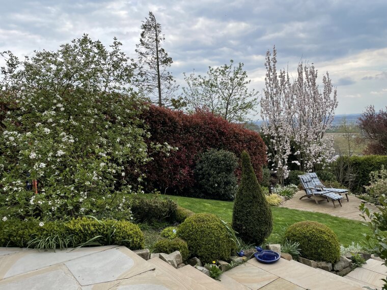Garten terrasse links