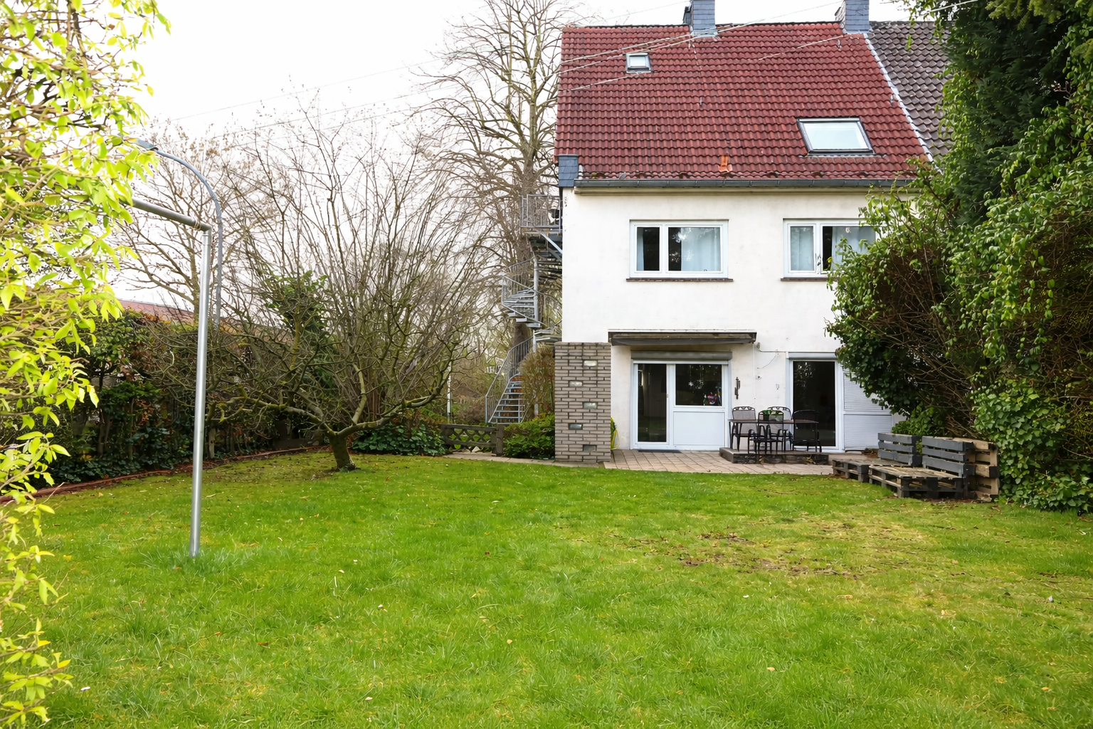 Zweifamilienhaus in Top-Lage von Dortmund-Gartenstadt mit Garten und Garage